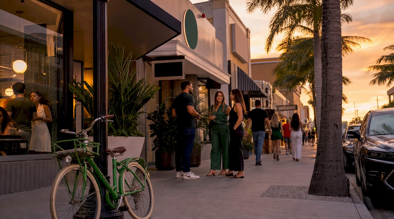 Busy South Florida commercial street scene