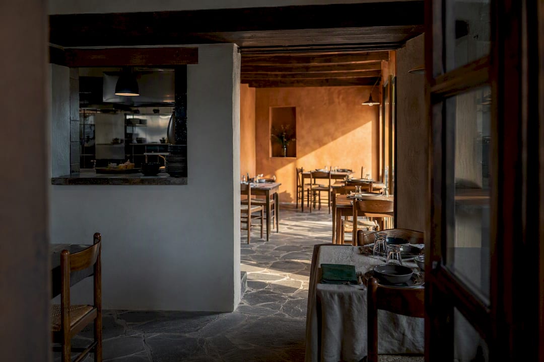Eine einfache Osteria in einem süditalienischen Bergdorf