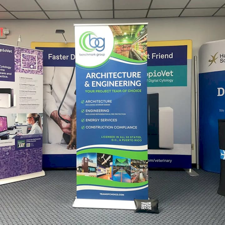 Deluxe 33 Inch Retractable Banner Stand Trade Show Displays ...