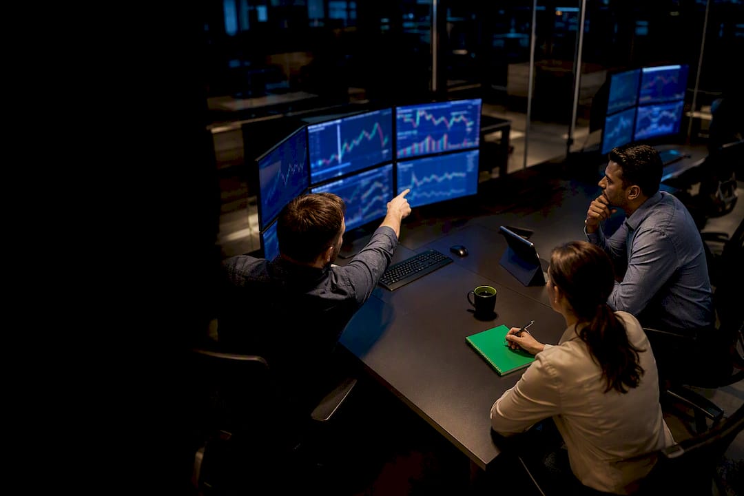 Trading asztali csapat kockázatkezelési kontrollokat értékel