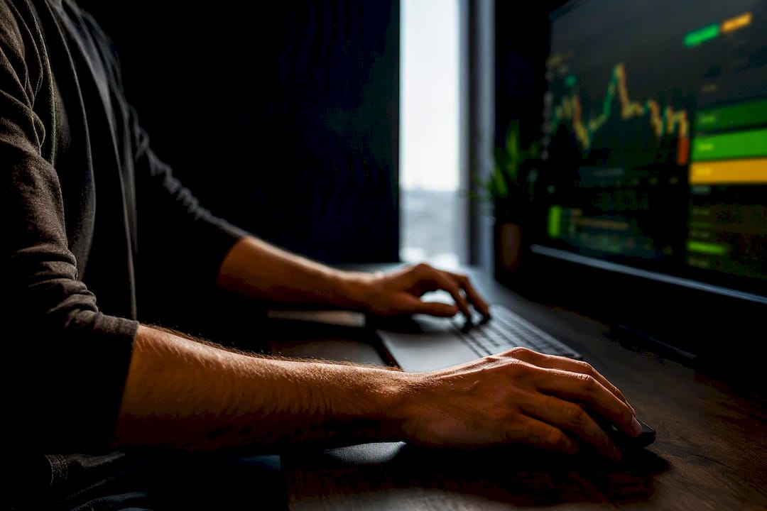 Trader placing bracket orders under pressure