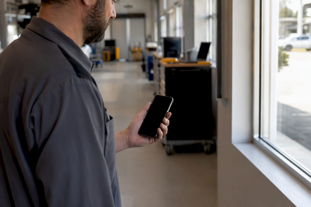 Technician answering escalated property enquiry call
