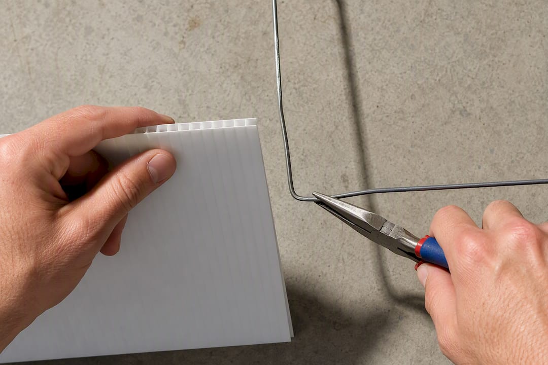 Inspecting sign flutes and stake tines