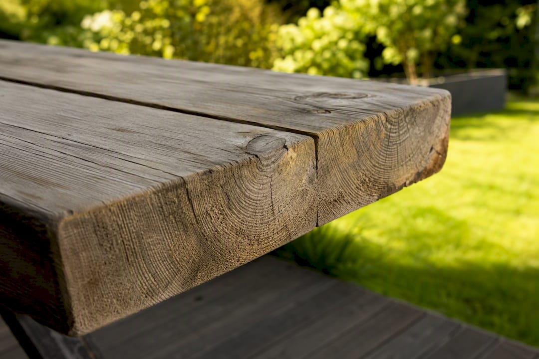 Detalj av tjock nordisk träplanka