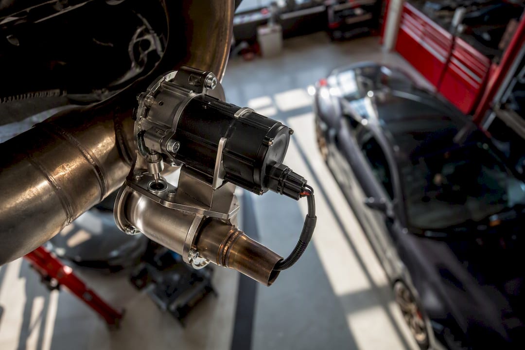 Electric actuator on exhaust valve