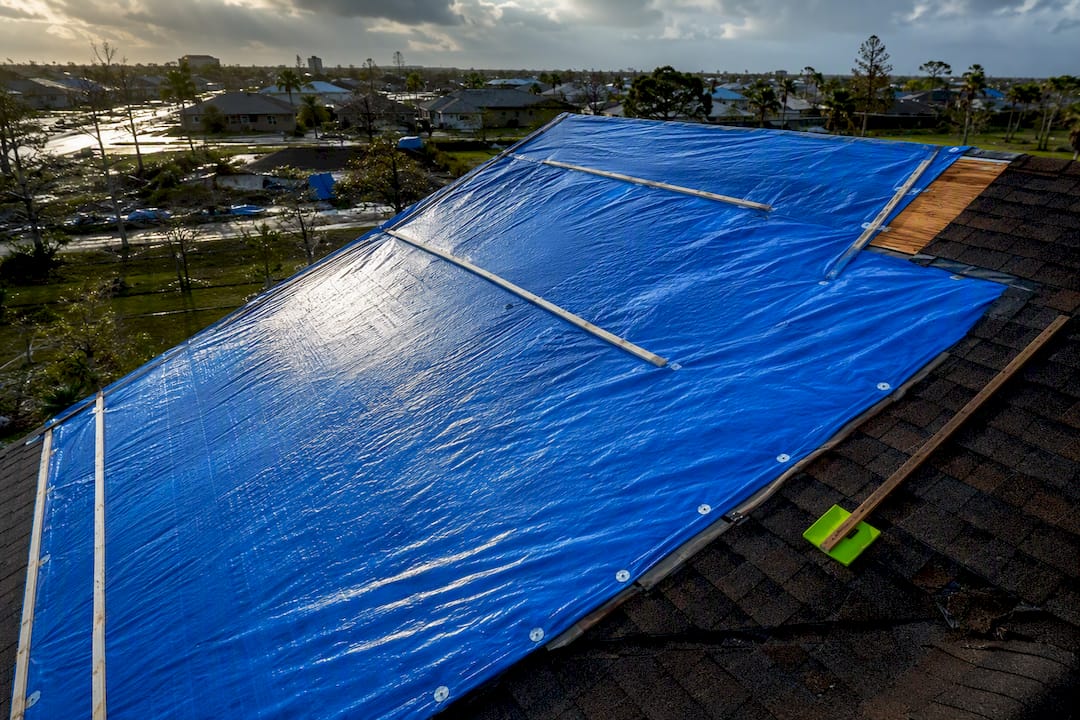 30 Day Limit: Federal vs State Blue Tarp Programs for U.S. Homeowners
