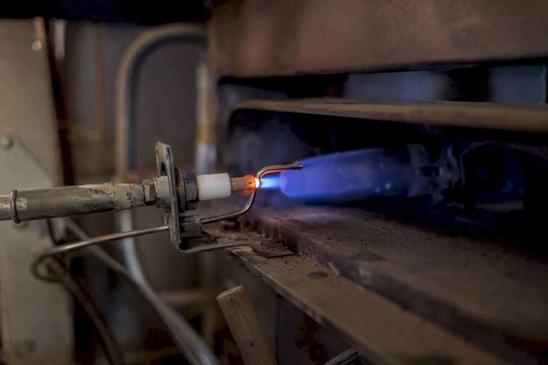 Thermocouple flame sensor in pilot light
