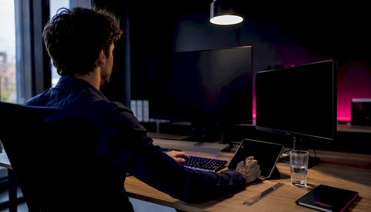 Stiamo lavorando sulla configurazione tecnica per integrare i social nei nostri sistemi.