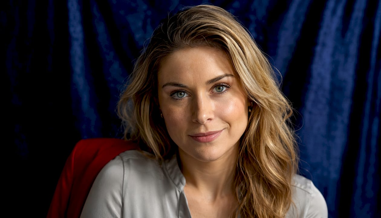 Close-up portrait showing 45-degree key light effect