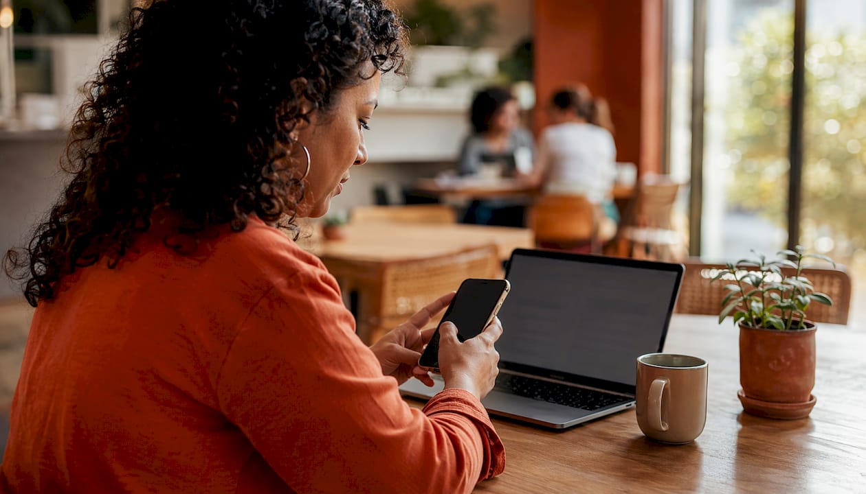 Recruiter scheduling construction phone interview