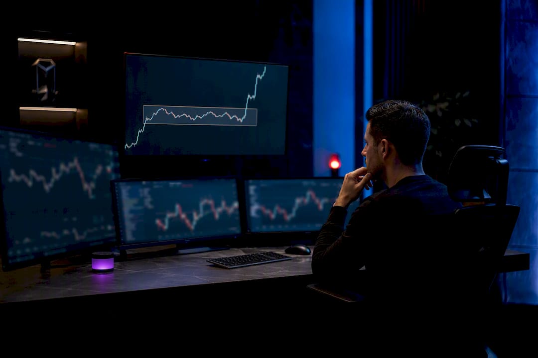 Forex trader analyzing a session breakout