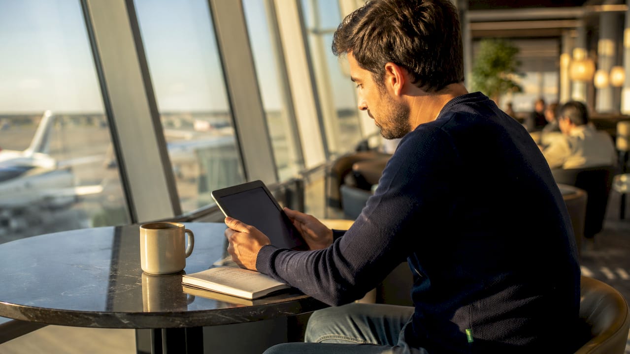 Flight Tracking Service Benefits List for Travelers