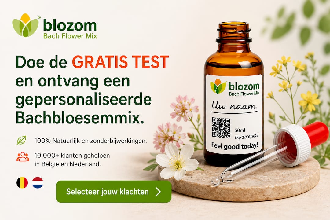 Hand die een flesje Bachbloesemdruppels vasthoudt en een druppel laat vallen