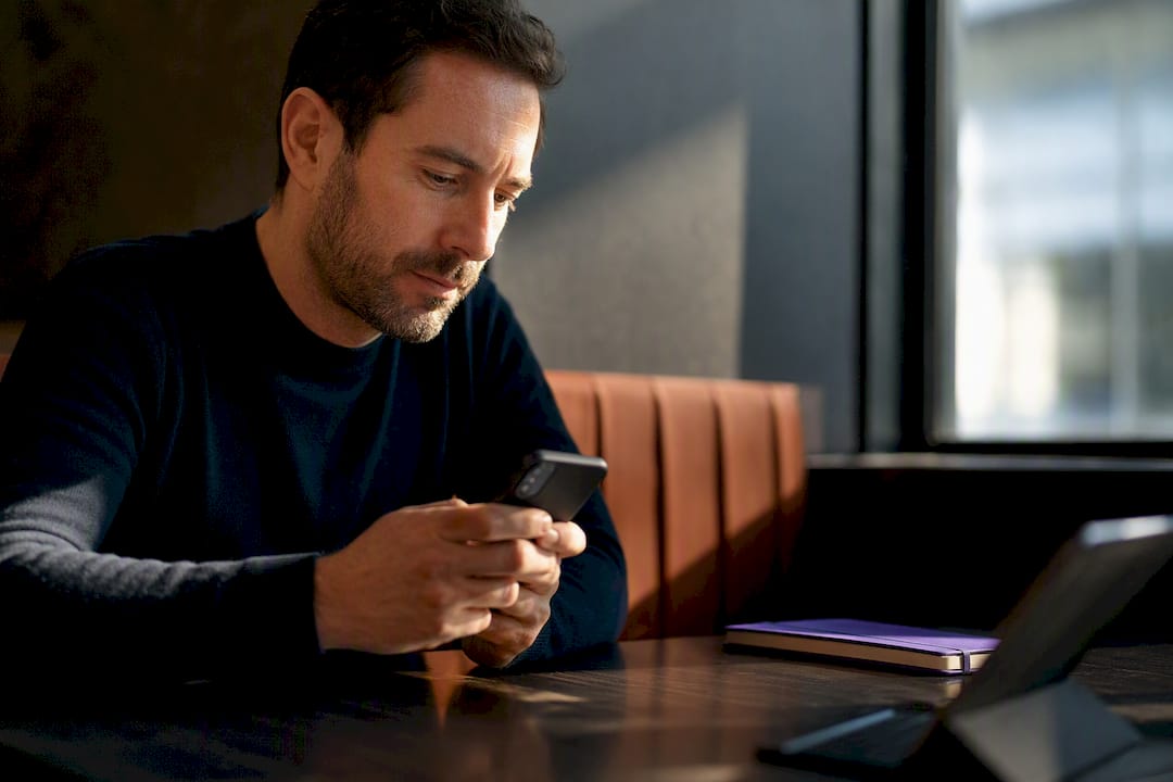 Founder sending personalized investor share link