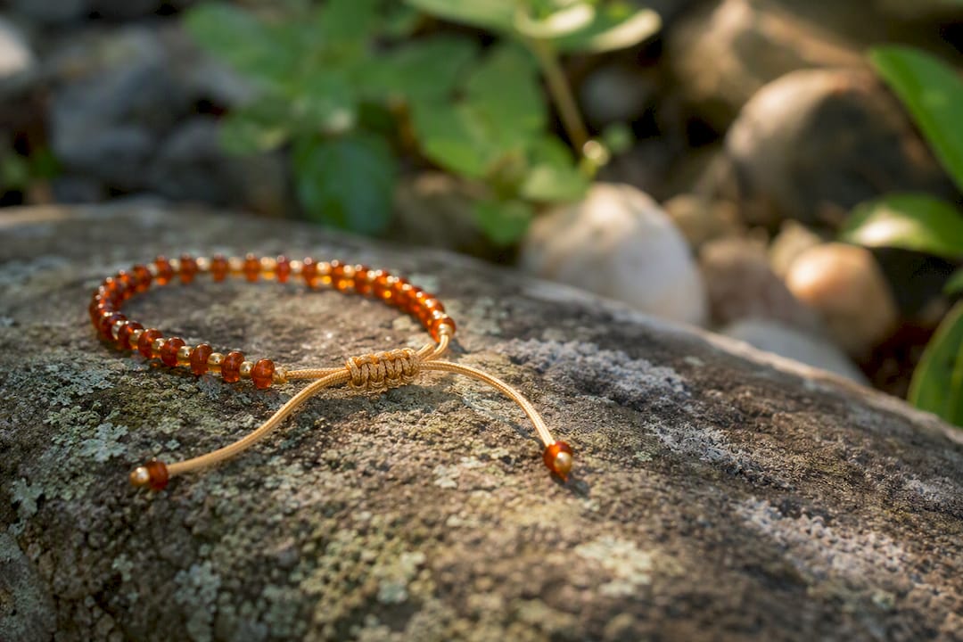 Adjustable bracelet clasp detail