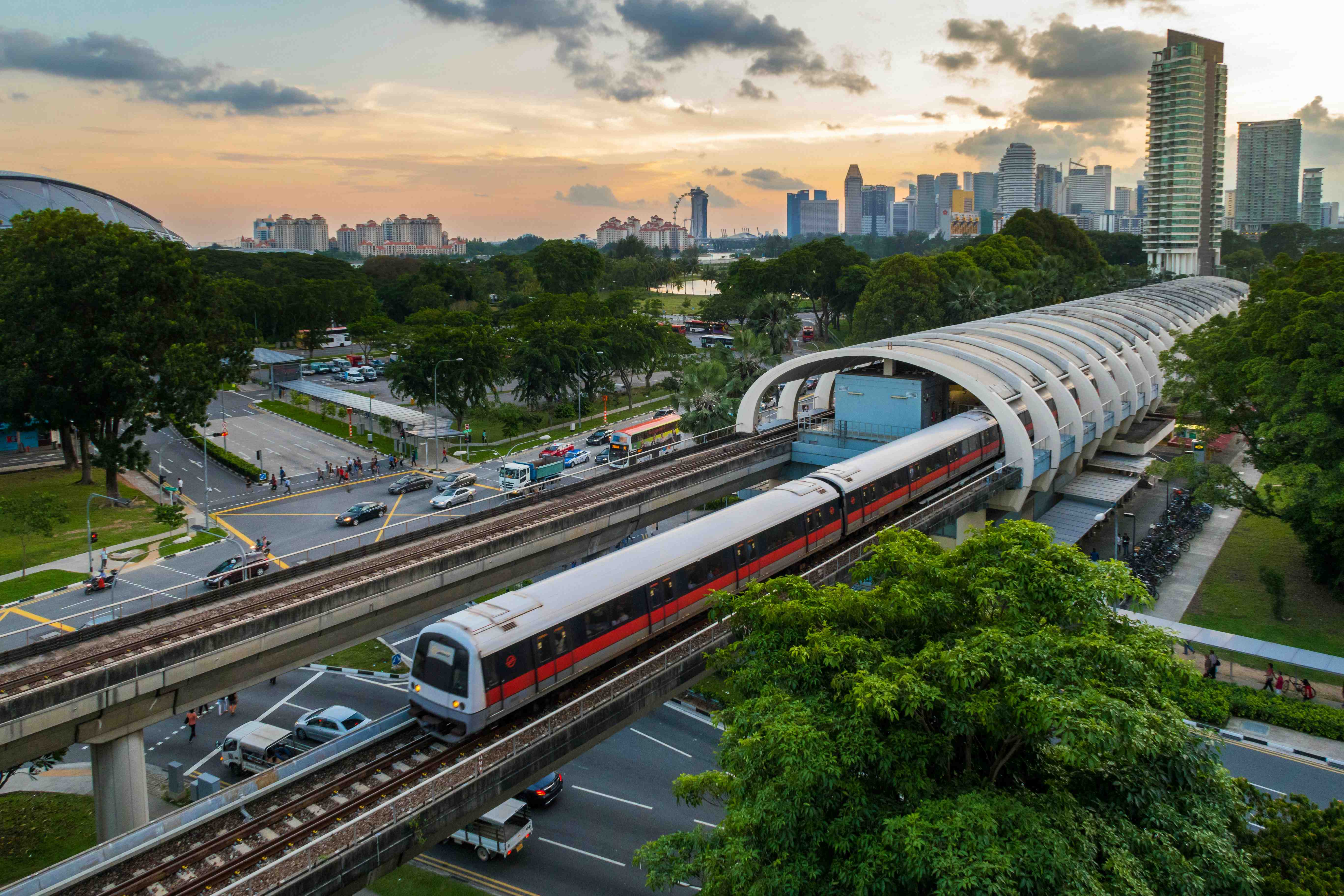 how to get around singapore