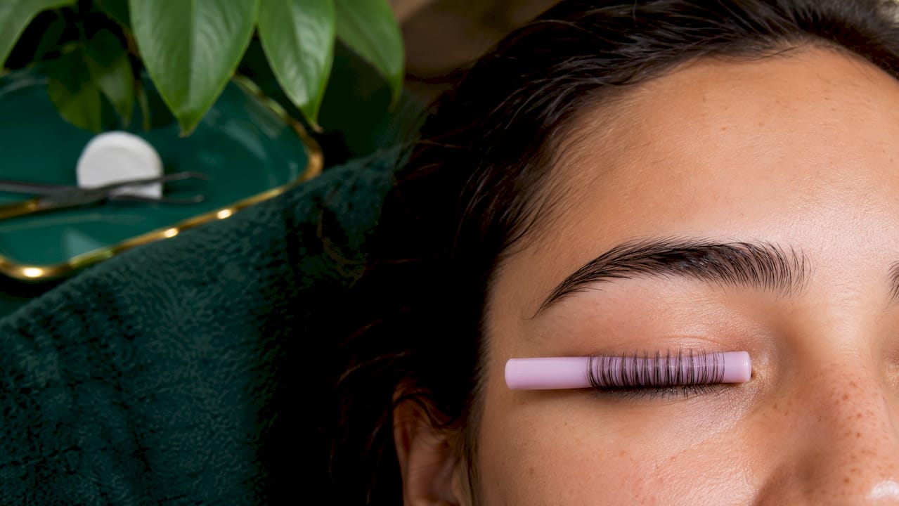 Close-up of rounded curl lash lift on closed eye