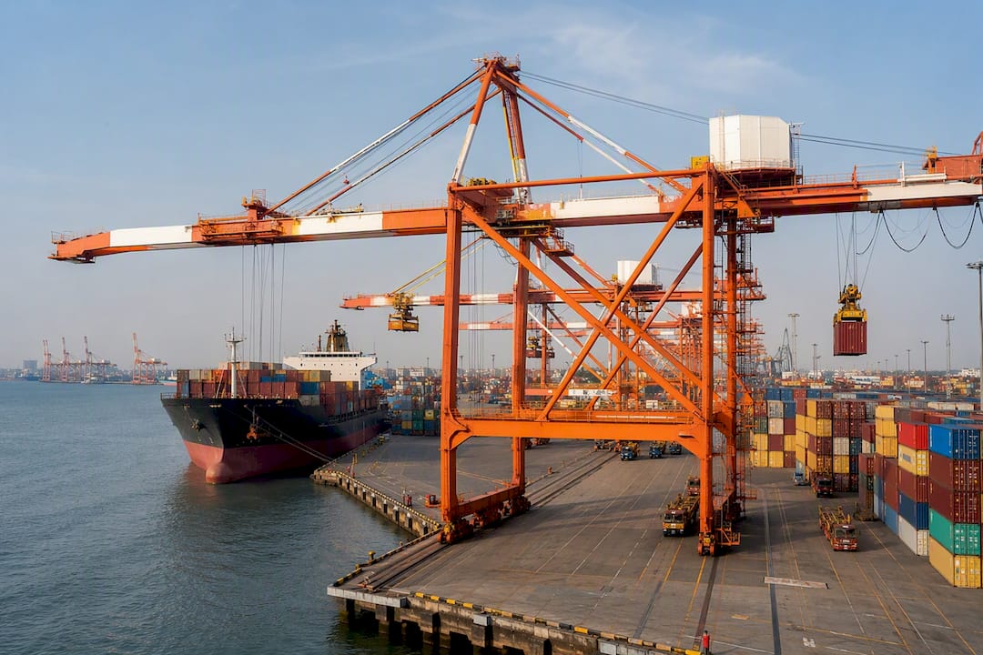 Cranes unloading containers at Port of Xingang