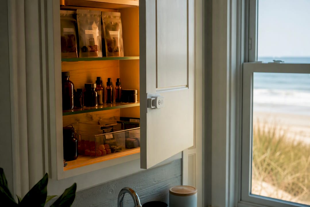 Locked cabinet for safe delta 8 storage