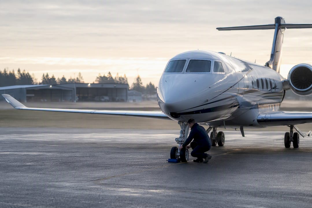 Cut Private Jet Positioning Fees for Busy Flyers: 4 Proven Tactics