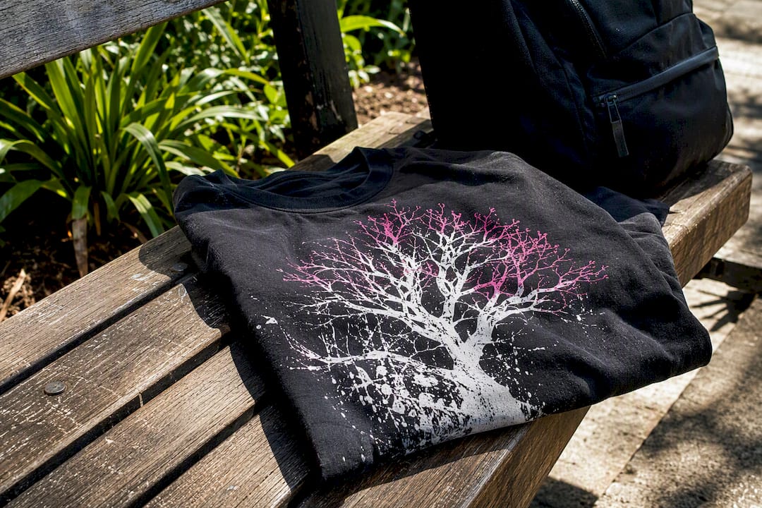 Cotton blend fabric detail on branch-pride tee