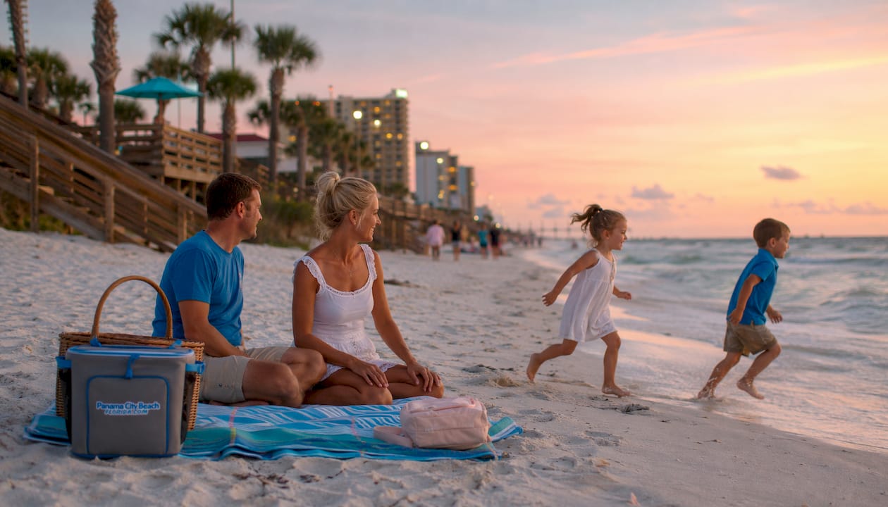 Family enjoying Laketown Wharf outdoor pools