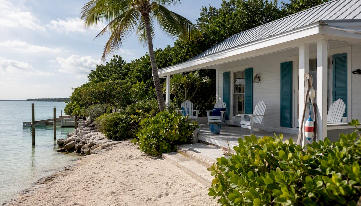 Waterfront cottage with dock in Key Largo