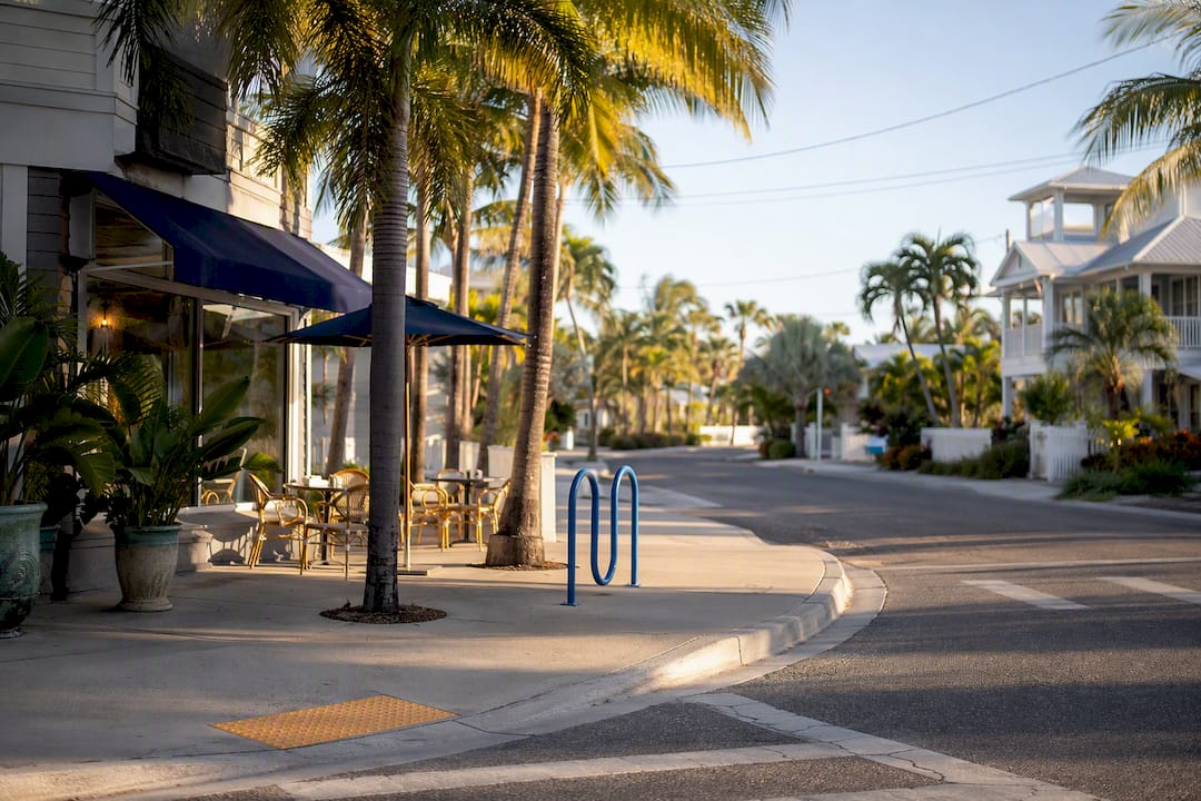 Quiet Pine Avenue streetscape with cafes