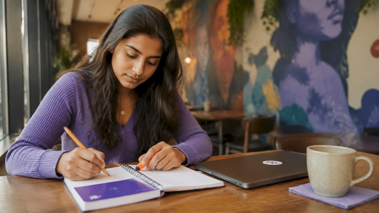 Student calculating weekly study hours