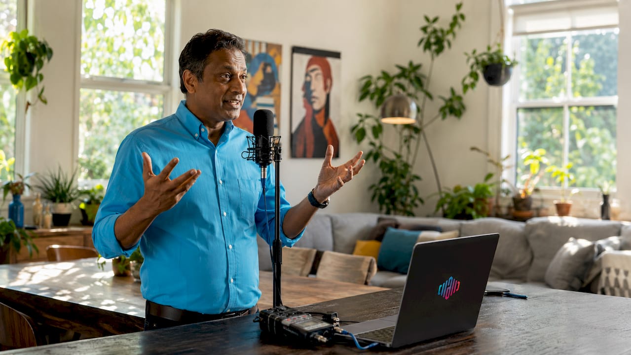 Linguist recording vocal training session at home