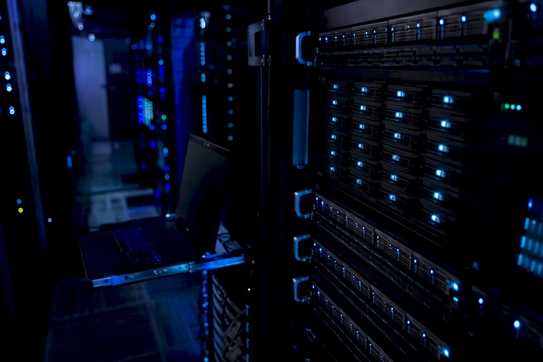 Drive bays and LEDs monitoring disk space