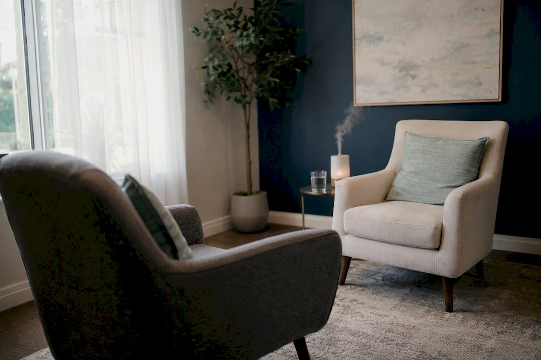Empty therapy room with two chairs