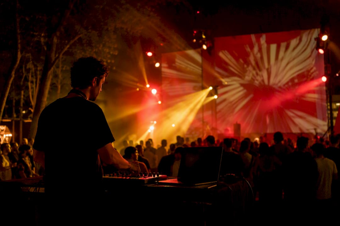 Live AV projection with hands on MIDI controller