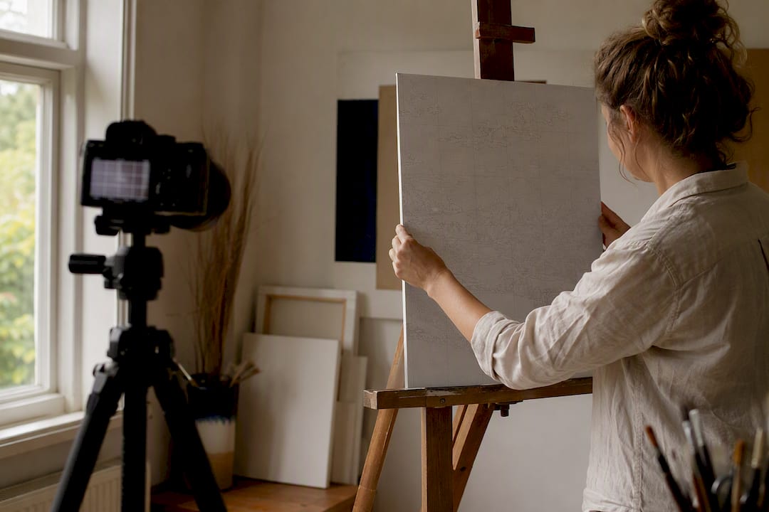 Camera on tripod perfectly parallel to canvas
