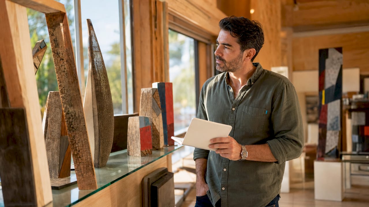 Gallery showing diverse sculptural art materials