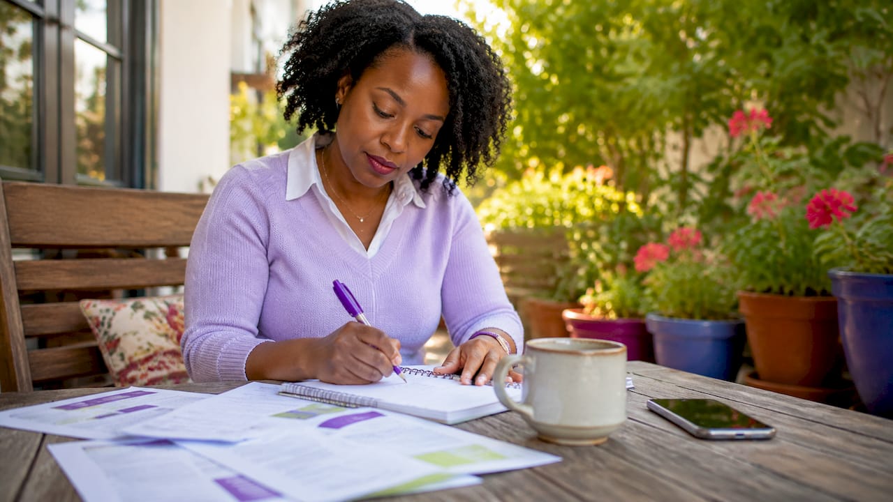 Why Manual Note-Taking Fails Teams: A Clear Guide
