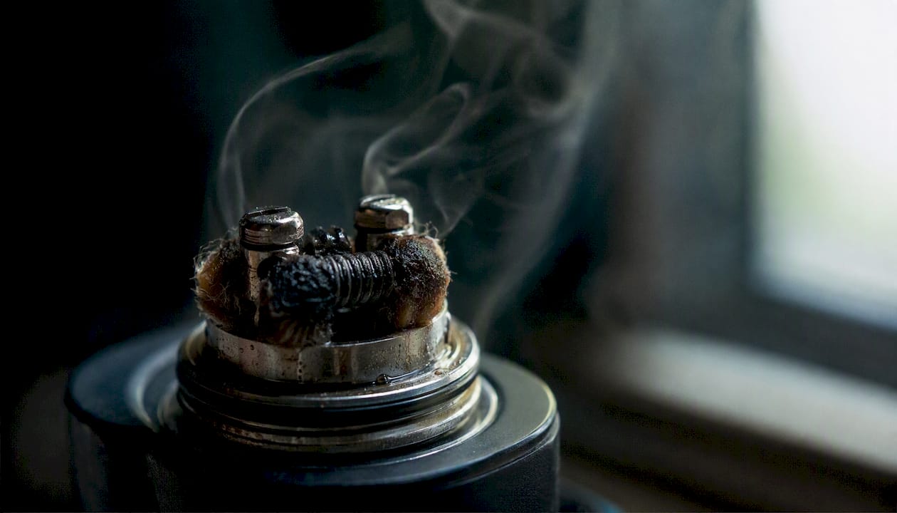 Dry vape coil and wick close-up