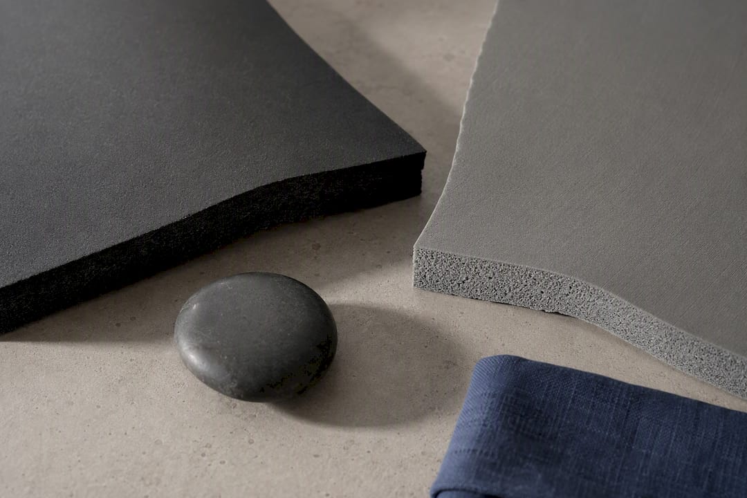 Natural rubber and synthetic mat material samples