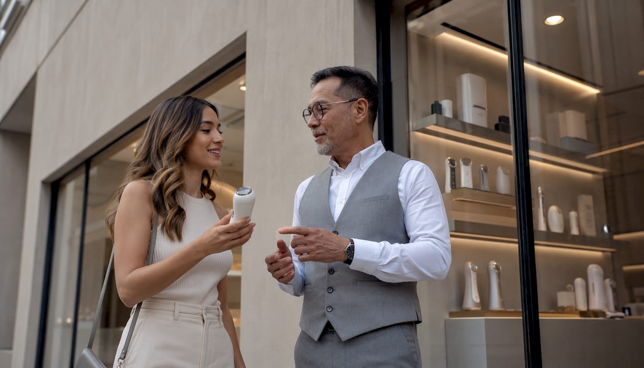 Atención personalizada en tiendas especializadas en tecnología de belleza