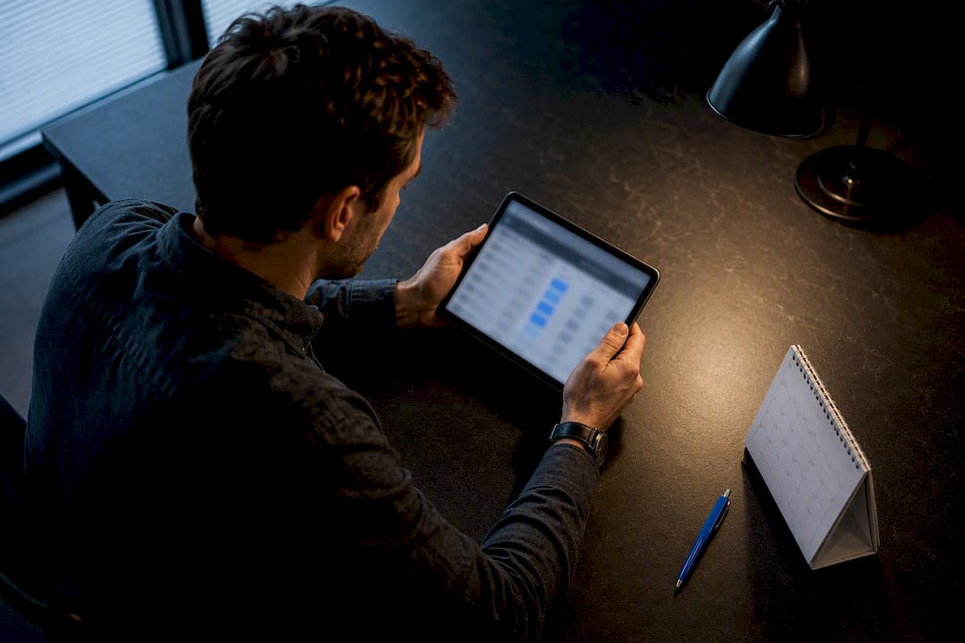 Trader reviewing holiday copy-trading permissions
