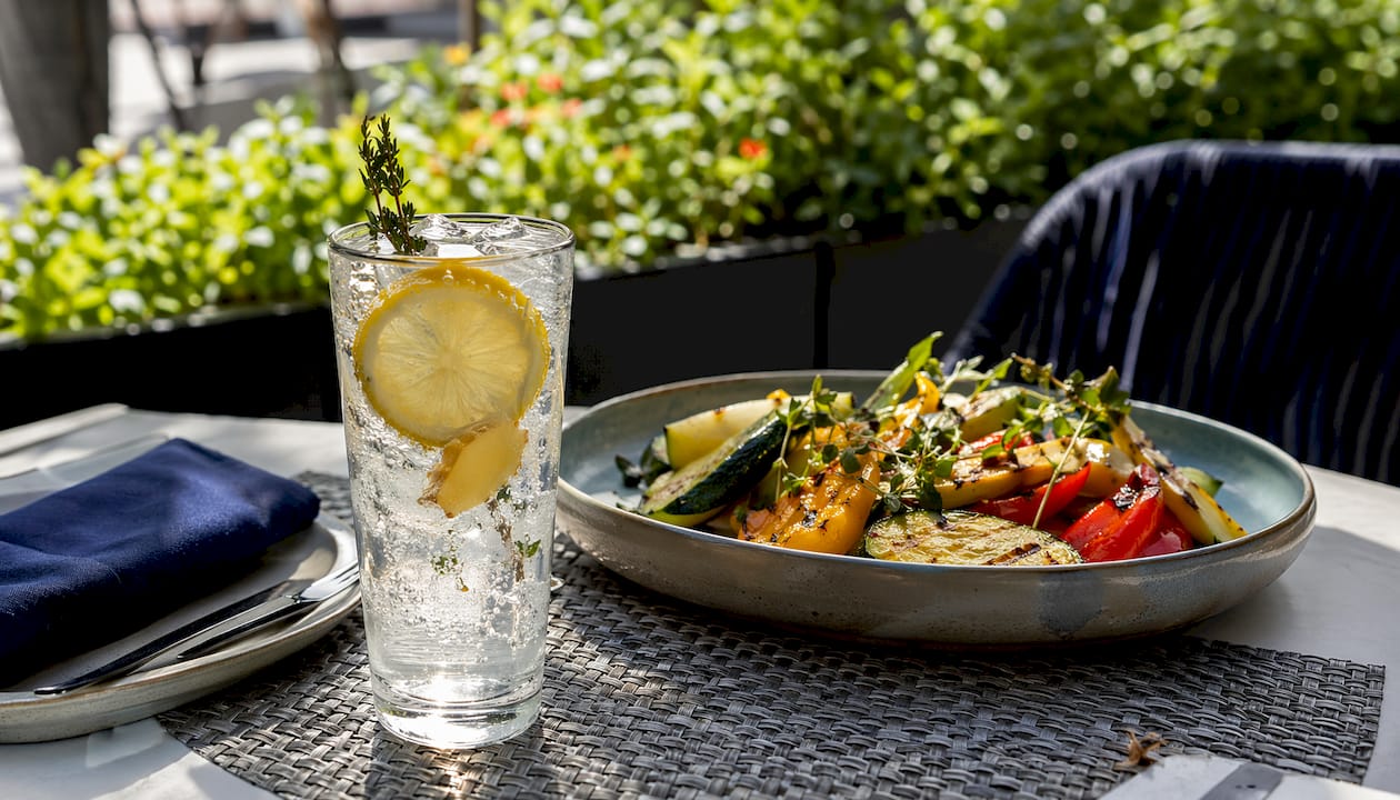 Lemon-ginger sparkling soda with grilled vegetables