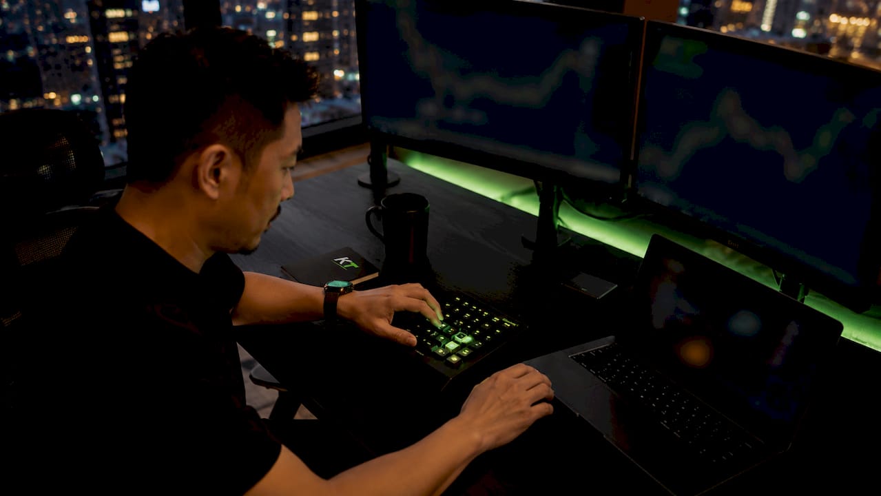 Trader using Key-trade hardware keypad
