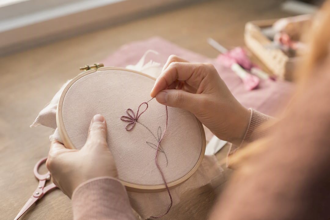 What Does the Lazy Daisy Stitch Mean in Embroidery?