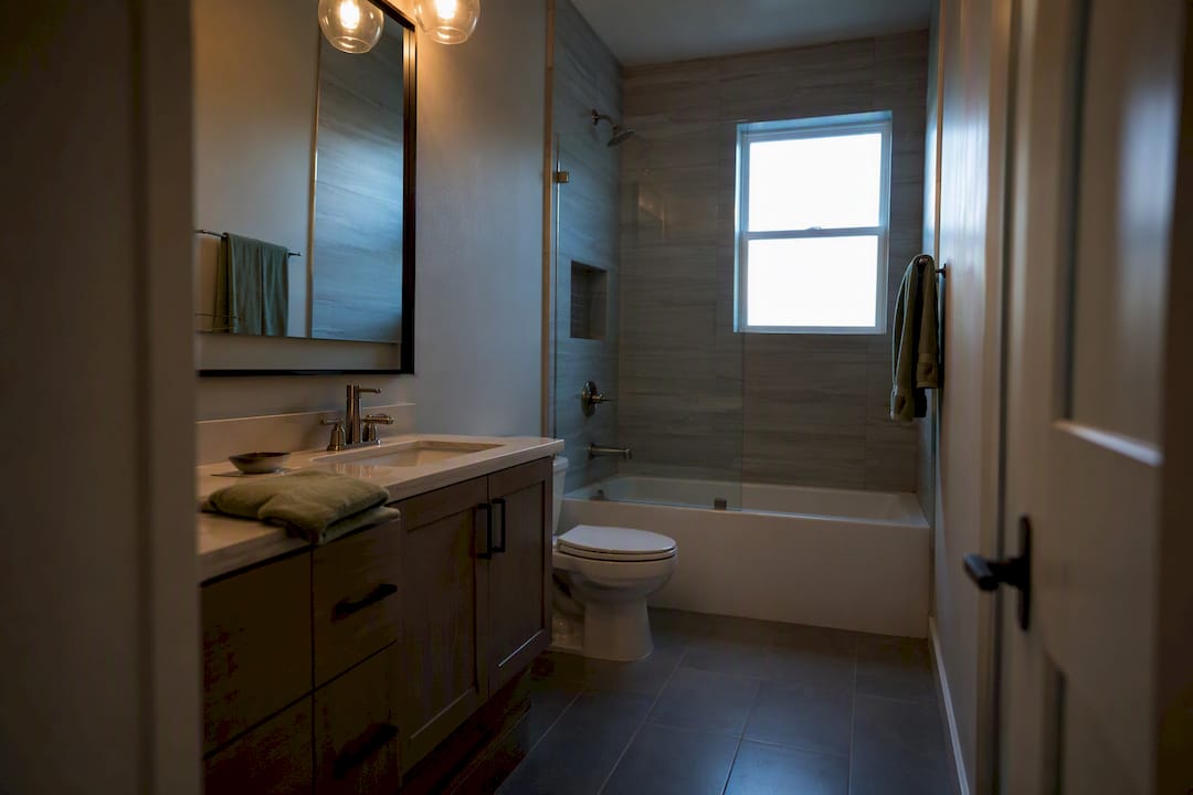 Rental bathroom showing common photo flaws