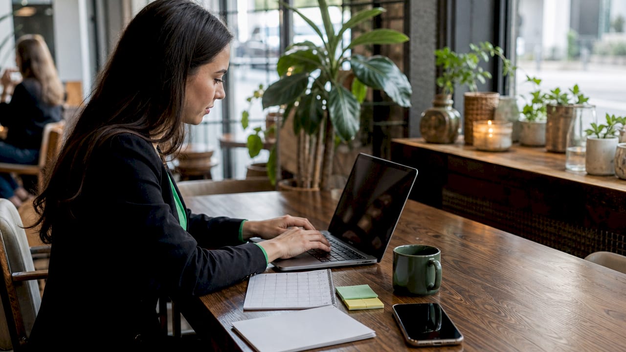 Client Quote Reminder Strategy: Win More Jobs in 2026