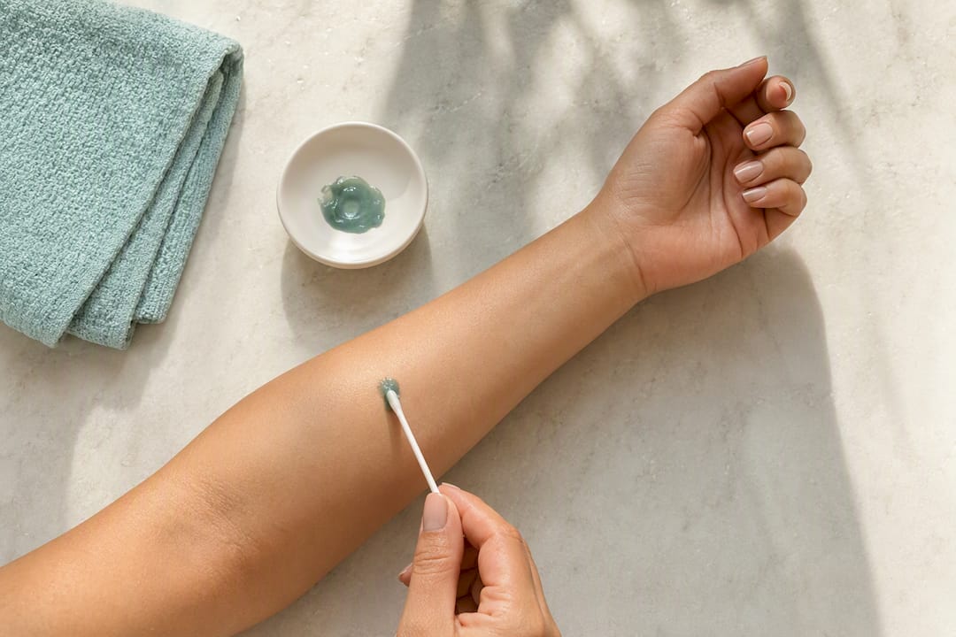 Applying blue algae patch test