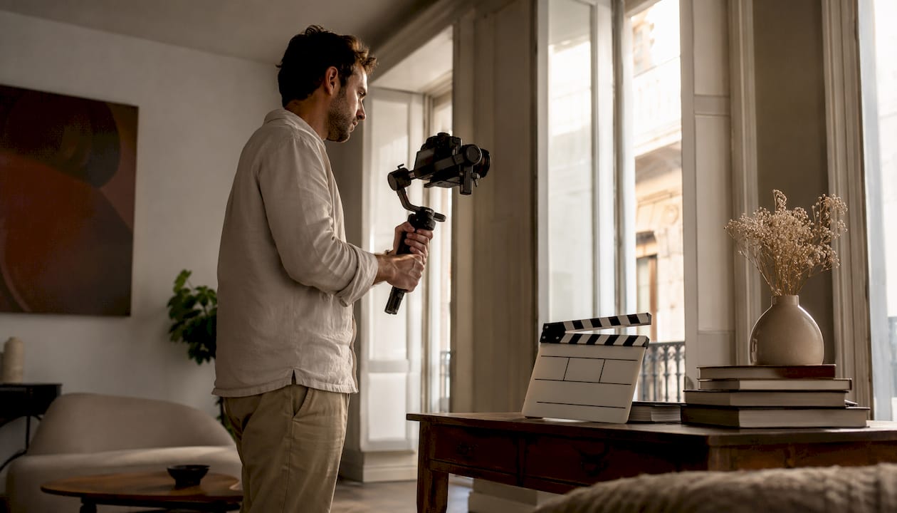 Réalisation d'une vidéo pour mettre en valeur un appartement baigné de lumière.