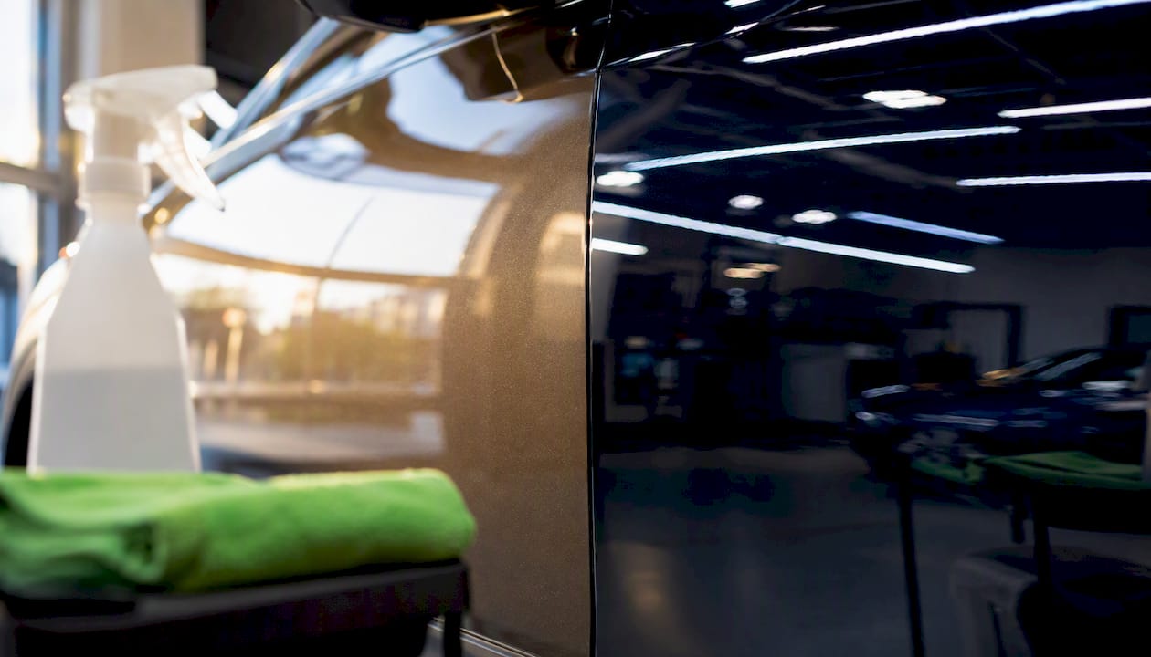 Comparison of waxed vs ceramic-coated car panels
