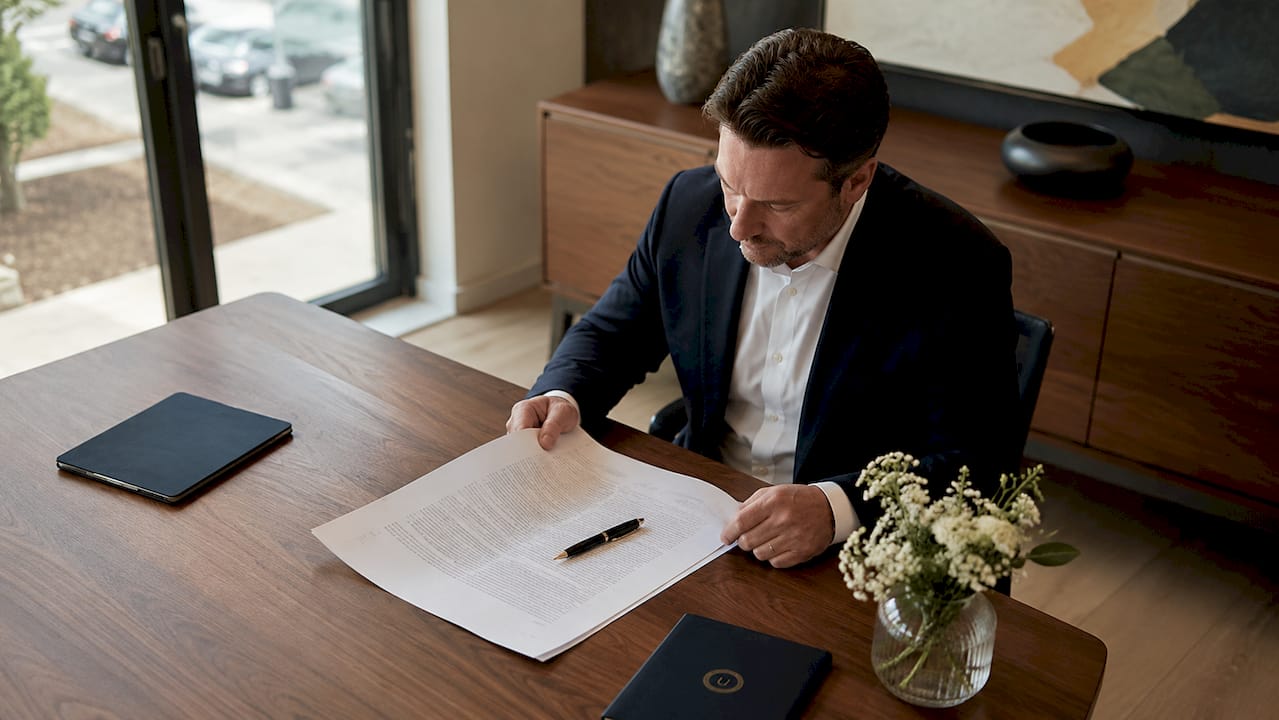 Conveyancer preparing e-signature property deed