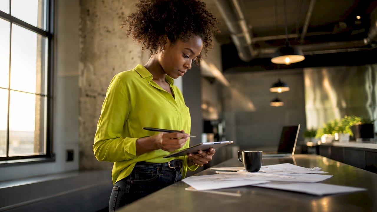 Developer reviewing SSR benefits in co-working space
